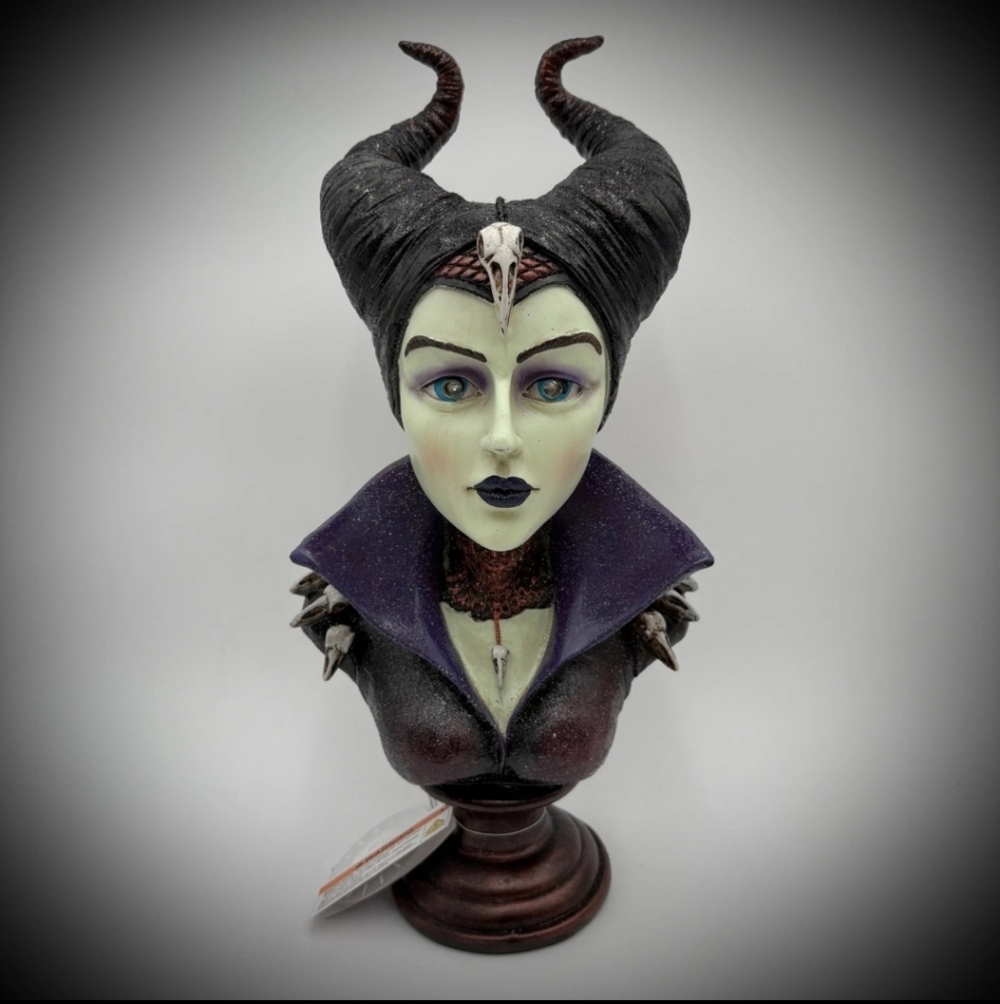 Disney Villain Maleficent Style Evil Queen Light Up Bust Halloween Statue Decor - Picture 2 of 8